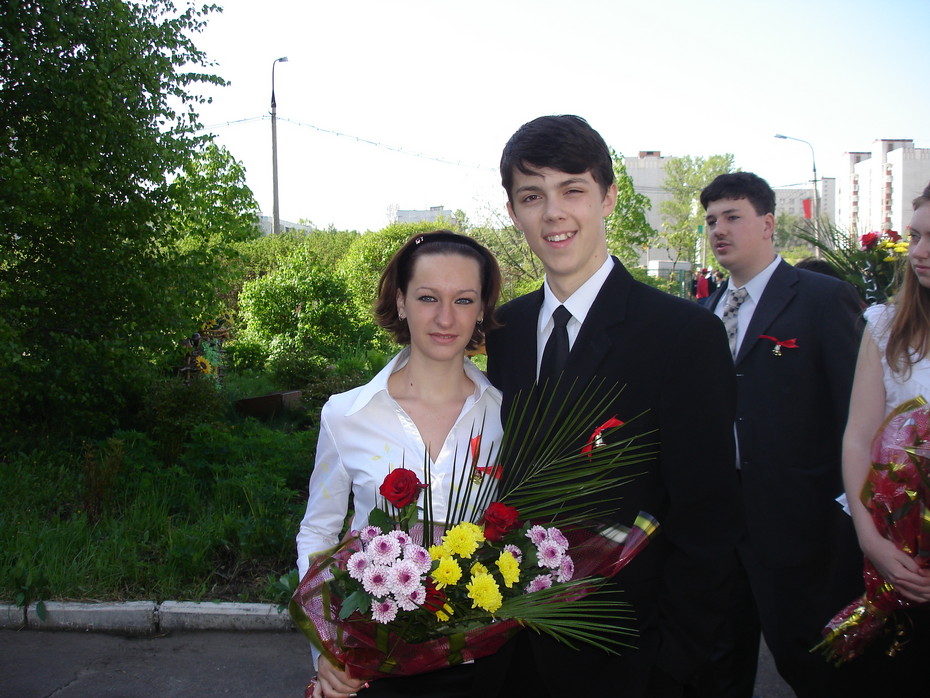 2007-02-17 00:47:17: Я и моя однокашница)) другая