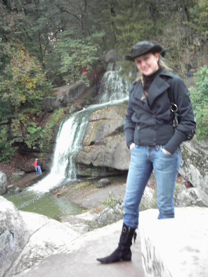 2007-02-25 12:50:32: И еще один водопад... достаточно большой, просто на фото издали!