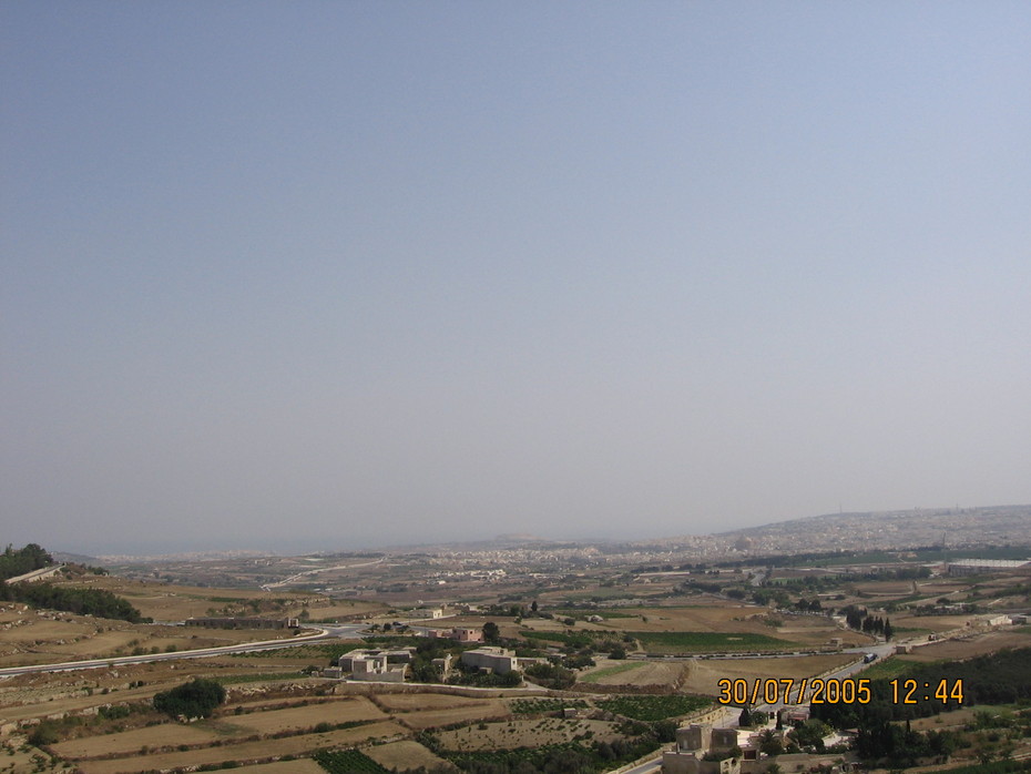 2007-03-16 04:59:21: Вид со стены одного из Мальтийских замков