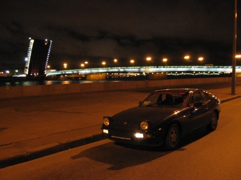 2007-03-16 12:46:52: Porsche 924!!!! вот на этом я катаюсь =) точнее меня катают =)