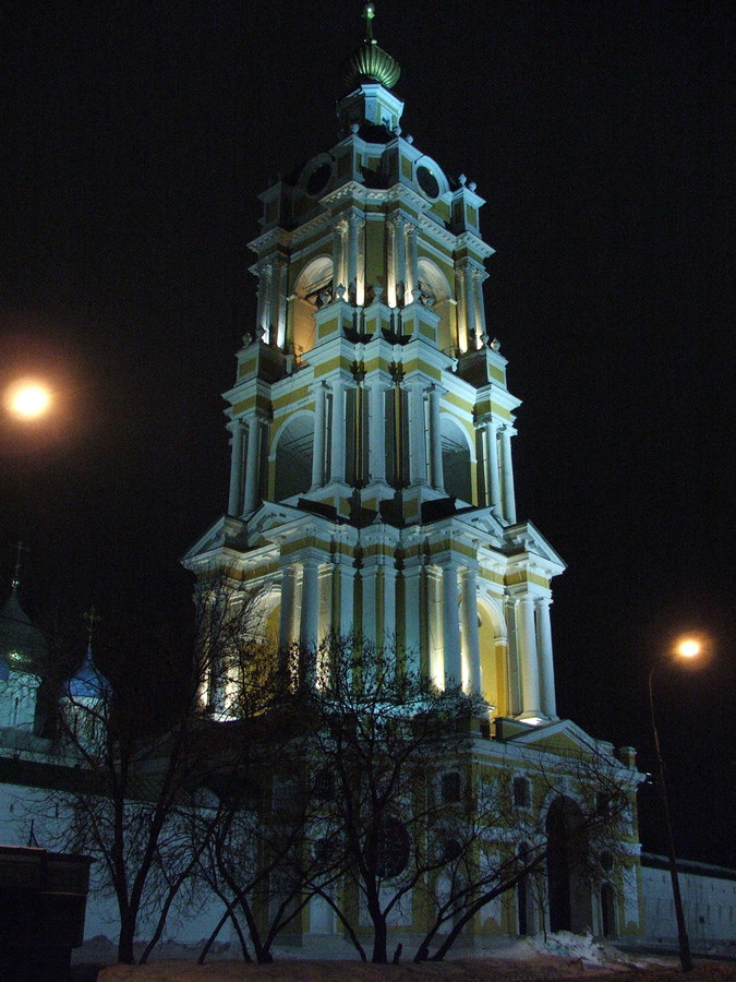 2007-03-28 23:44:21: Колокольня Новоспасского монастыря