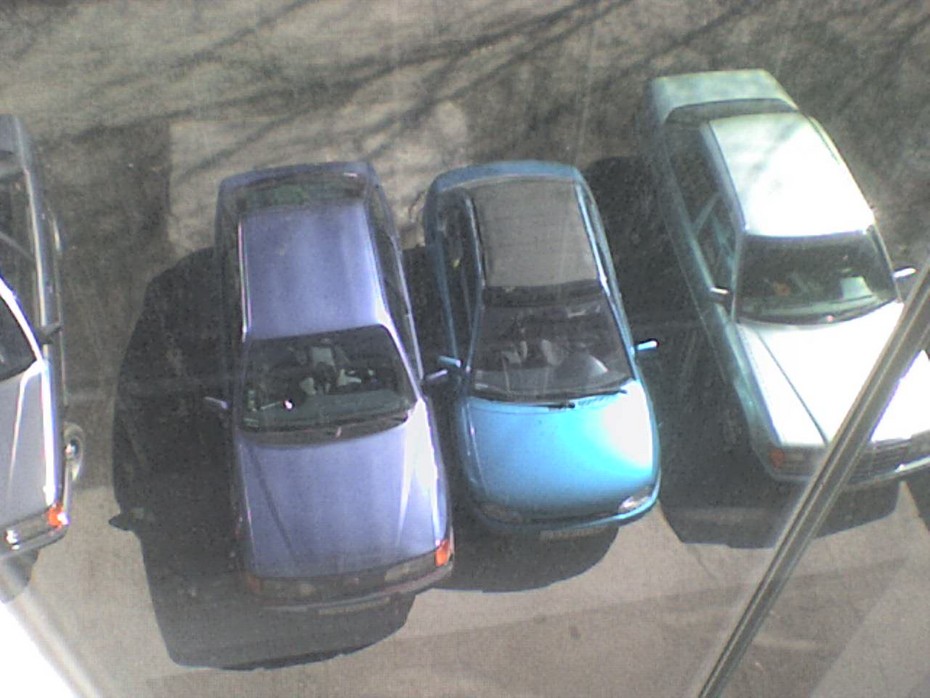 2007-04-13 23:55:16: вот прикалывает меня так парковаться.. что бы друзей не пропустить..