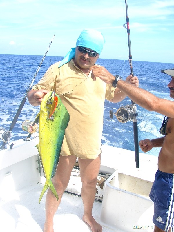 2007-04-27 12:56:09: Рыба называется Дорадо ( спасибо капитану)