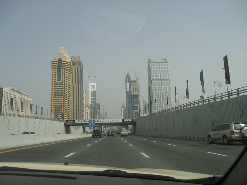 2007-04-27 13:01:27: На машине по Дубаи