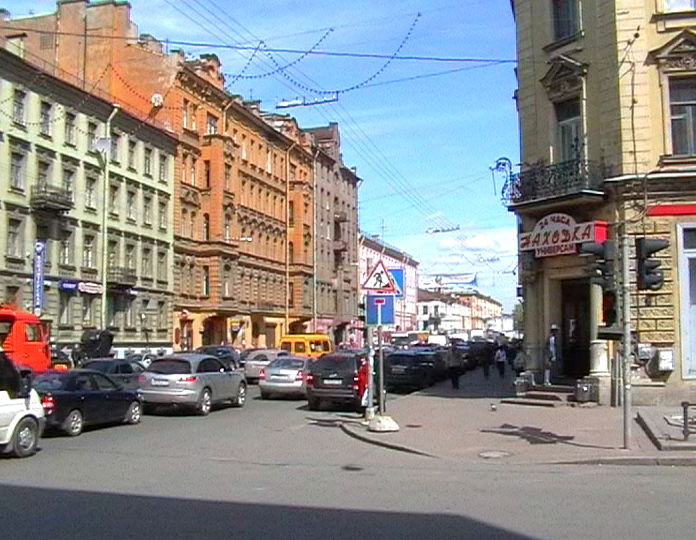 2007-05-17 00:55:02: Угол второй и Среднего.Сейчас здесь всегда пробки,а в детстве было очень тихо.