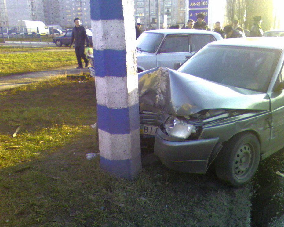 2007-04-03 01:55:30: Въехали в бочину и немного поменяли мне траэкторию)