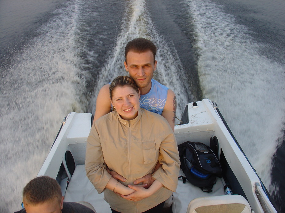 2007-06-02 00:25:26: с мужем катаемся на катере