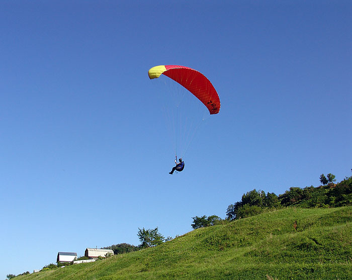 2007-06-13 02:41:51: Fly in high in the summer sky, fly in high...