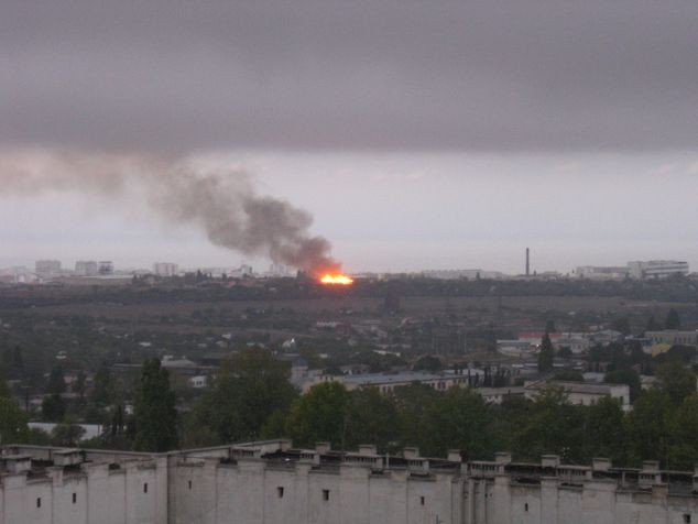 2007-10-13 19:11:58: пожар на съемочной площадке федора бондарчука " необитаемый остров" севастополь