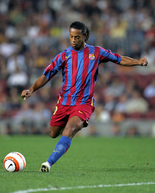 2007-11-22 10:01:41: Ronaldinho