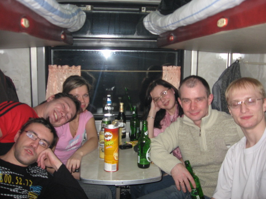 2007-11-28 00:26:10: Всем хорошо =)) kaligula, dedyshka и его жена Юля, Angelohek, Прин и anashin =)