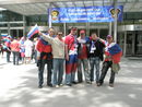 Триада, мужик в очках, Piton ka, Vinc, скавер, Графф 911 перед Русским Домом в Зальцбурге перед игрой с греками (2008-06-17 12:36:24)