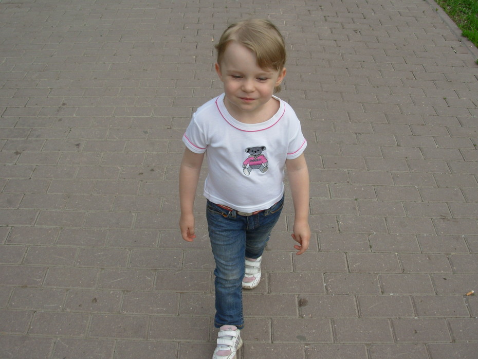 2008-07-06 01:27:54: дочь-нога от бедра! :)