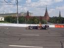 Ф1 на фоне кремля... 2008 год, за рулём болида - Михаил Алёшин, снимал - я. (2008-07-14 22:40:54)