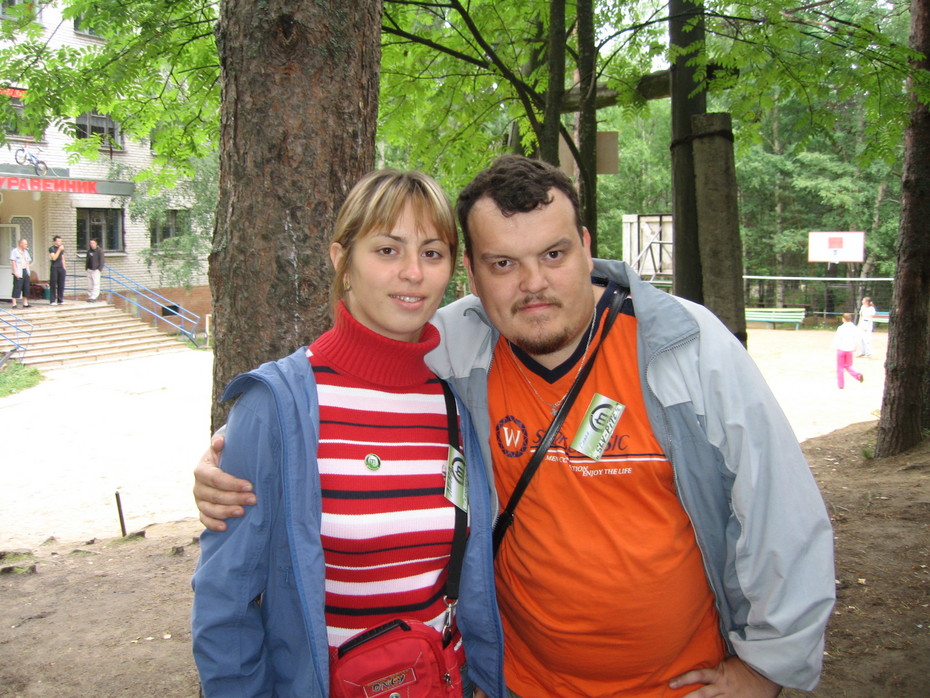 2008-08-04 16:18:42: Мы уезжали и Славка не хотел отпускать Пумса)))