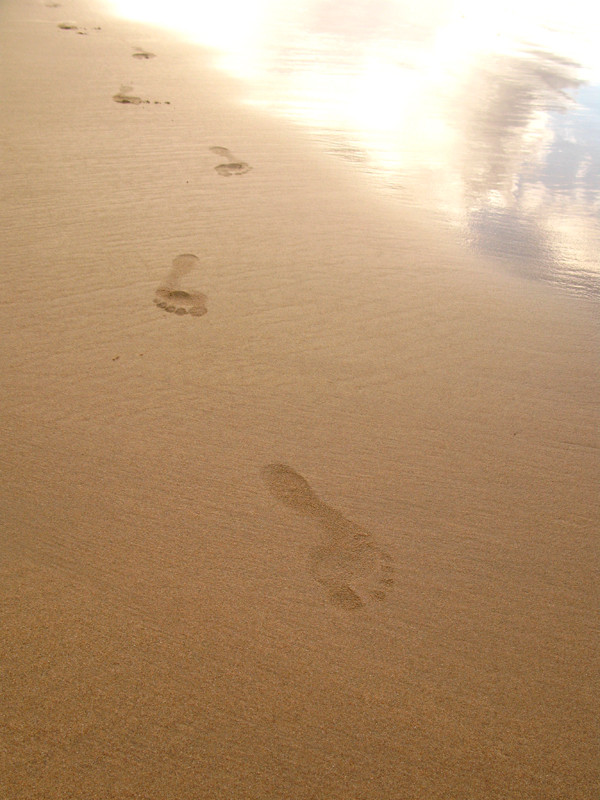 2008-08-25 20:27:46: my footprints)