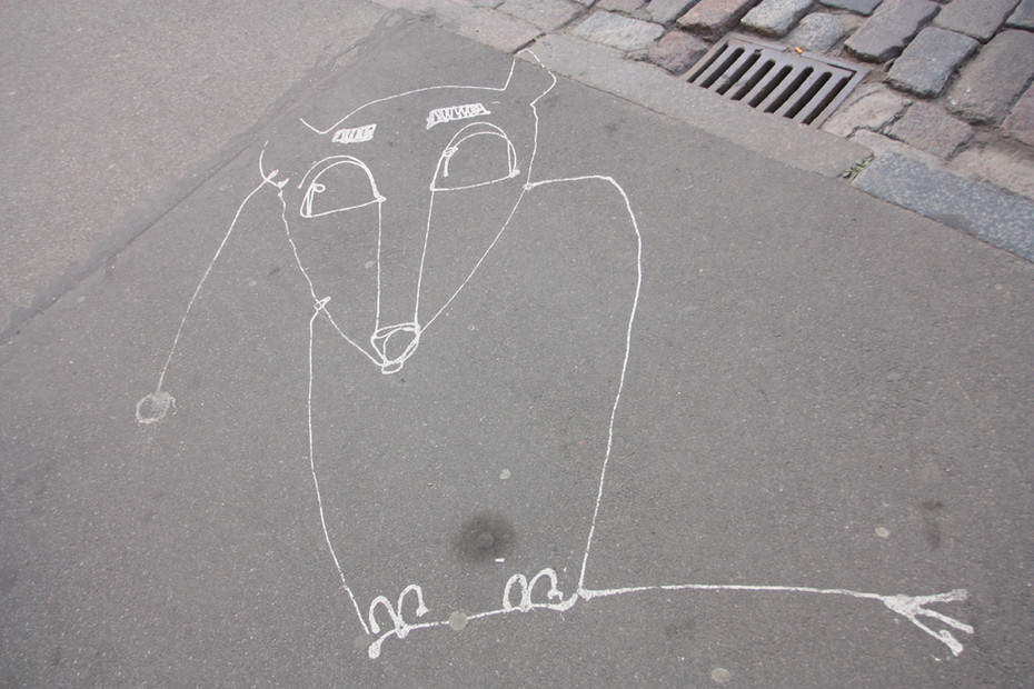 2008-10-12 23:34:42: asphalt art))))