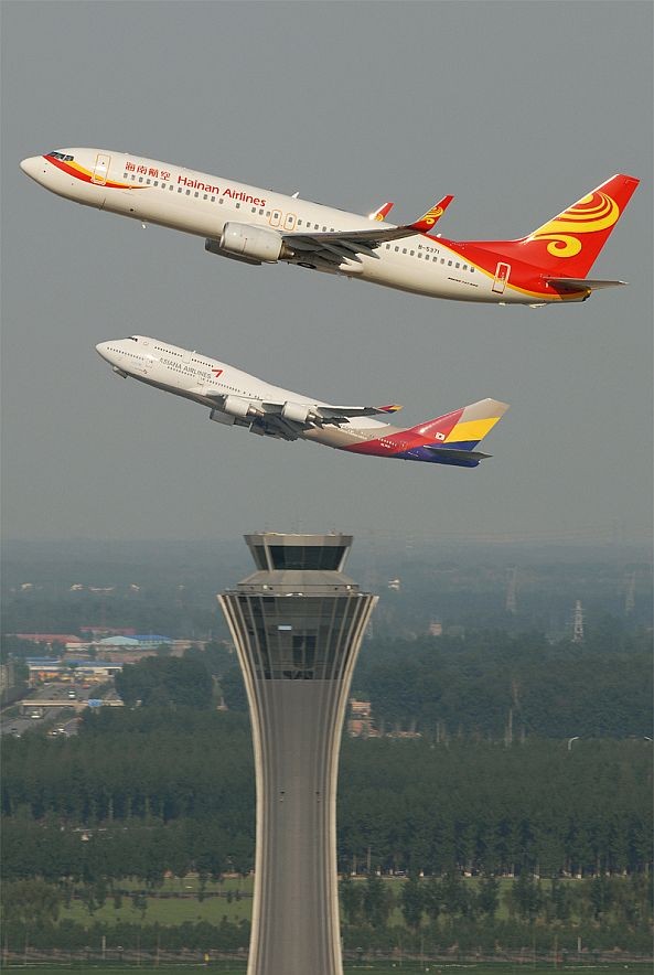 2008-08-29 16:09:24: Boeing 737-8AP
