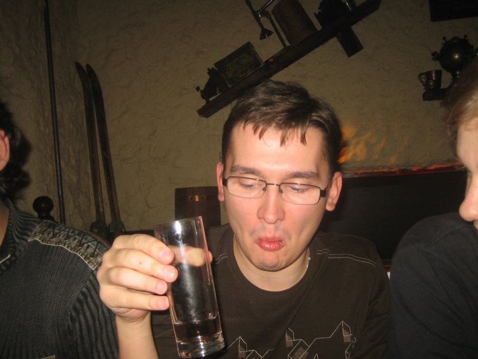 2008-11-18 19:44:42: Дегустирует =)