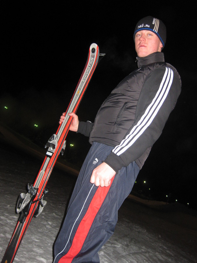 2008-12-28 23:06:04: горнолыжник епрст!!!