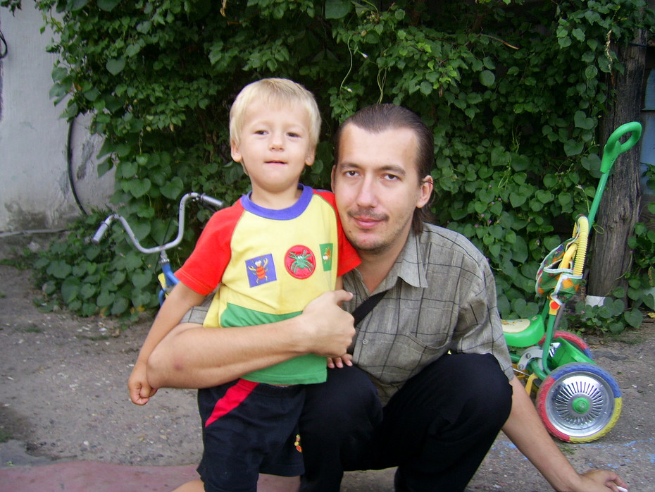2009-01-15 02:26:47: Я и мой сын Игорёк (тот что небритый я)