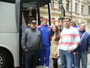совершенно случайно мы встретили автобус с игроками сборной.. Пришлось Роме отдуваться за всех (2009-06-10 11:30:04)