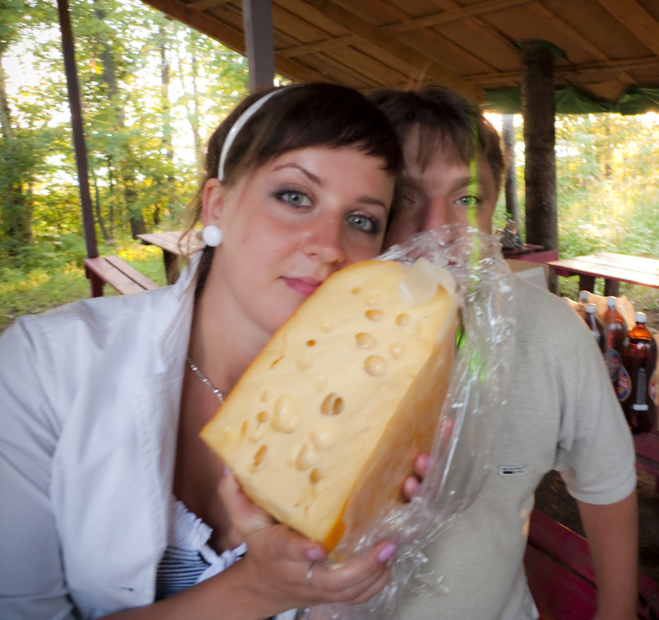 2009-08-07 23:03:42: бусинка поймала сыр)