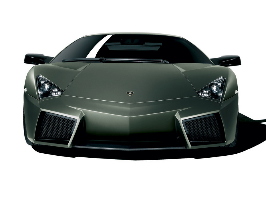 2009-08-17 12:02:47: Lamborghini Reventon создано на базе Murcielago LP640 и названо, по сложившейся традиции, в честь быка, который убил на корриде тореадора Феликса Гузмана (Felix Guzman) в далёком 1943 году.