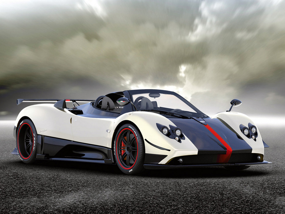 2009-07-20 13:46:10: Как и любой другой суперкар марки Pagani, модель Zonda Cinque Roadster выглядит пришельцем из космоса. Её дизайн словно специально настроен на устрашение.