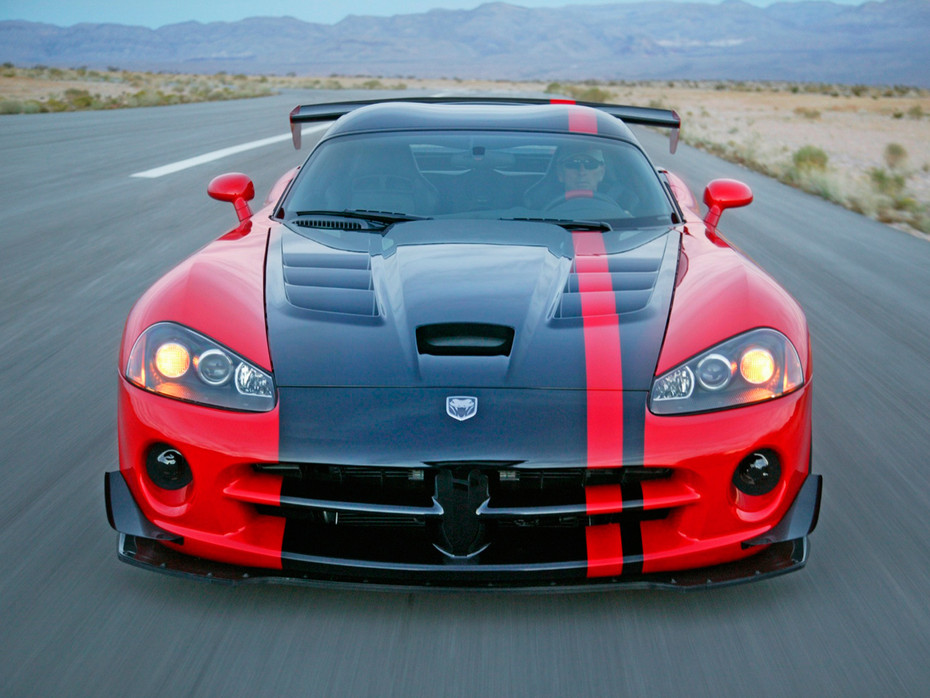 2010-01-22 10:57:13: Для Dodge Viper ACR заготовлено пять вариантов окраски. Но, думается, самым популярным будет кроваво-красный оттенок.