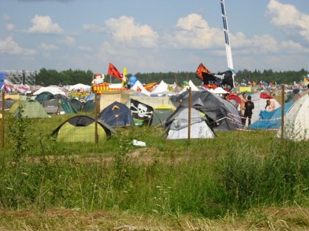 2010-07-22 00:30:34: палатке