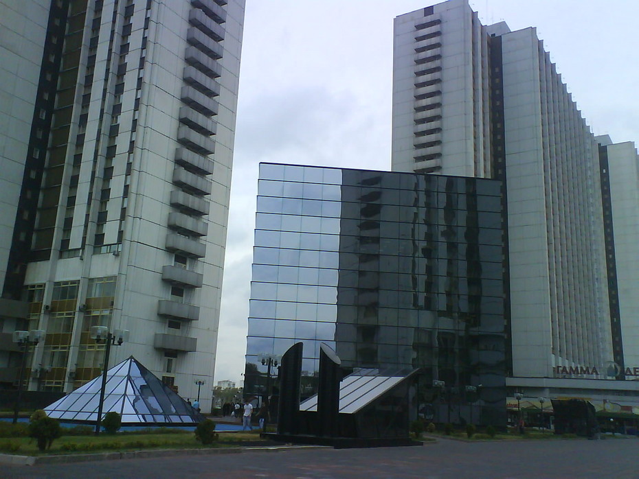 2010-09-04 01:40:40: Москва. 2010. Возле ИзмайловскогоКремля