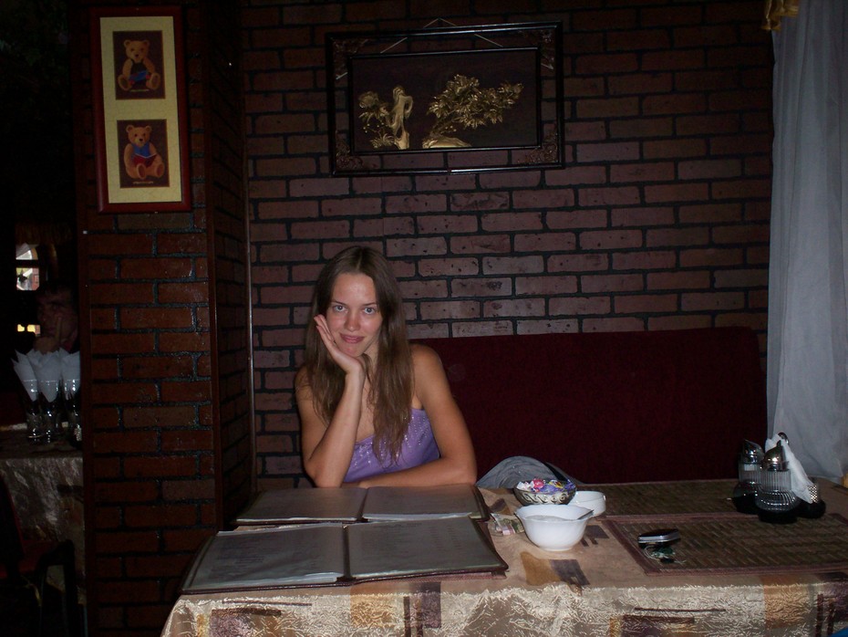 2010-09-04 01:46:03: Кафе "Медвежонок" в измайловском кремле