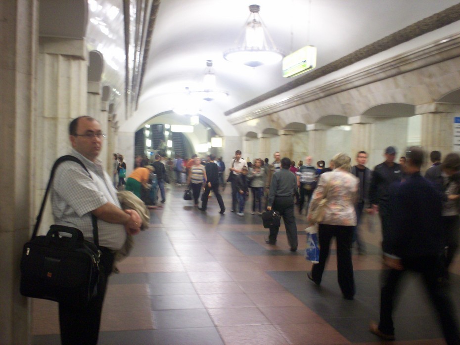 2010-09-04 01:55:05: Станция метро "Курская"