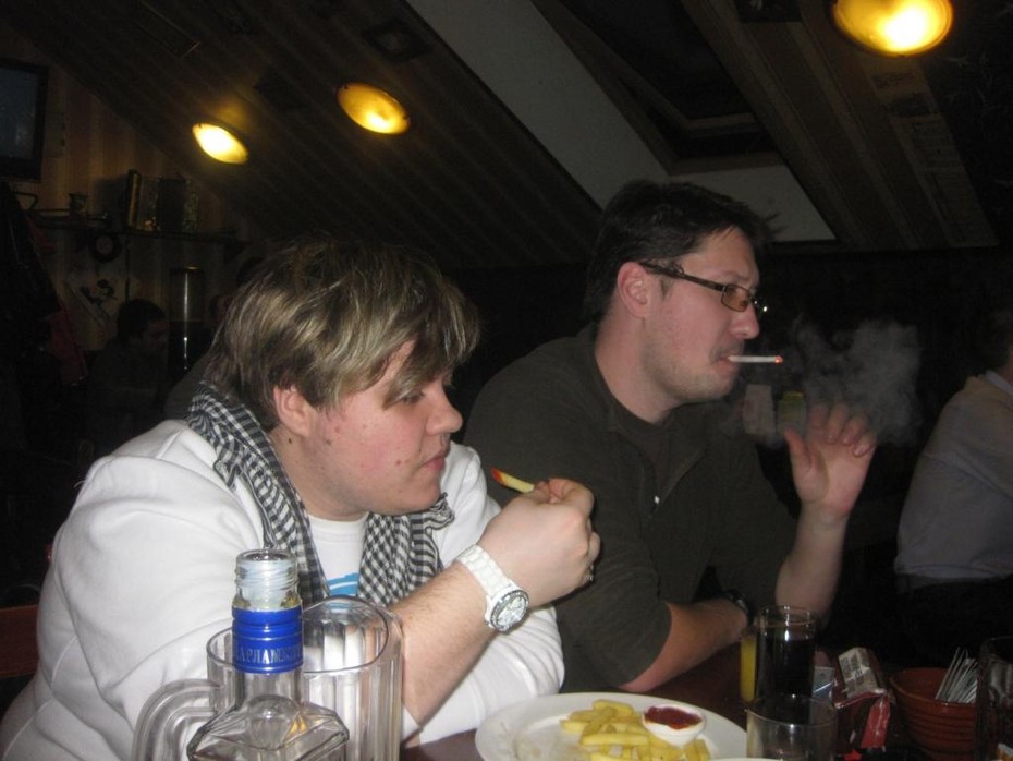 2011-03-10 12:07:30: Все курят разное. Кто-то картошку.