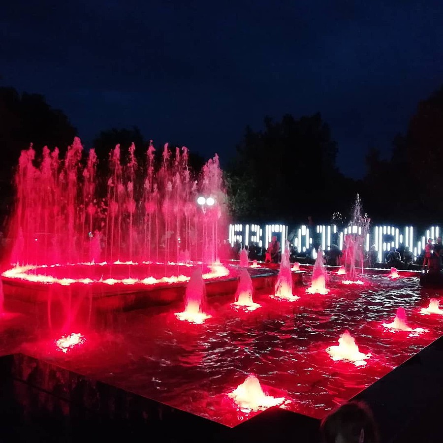 2018-09-23 11:21:30: Евпаторийский поющий фонтан